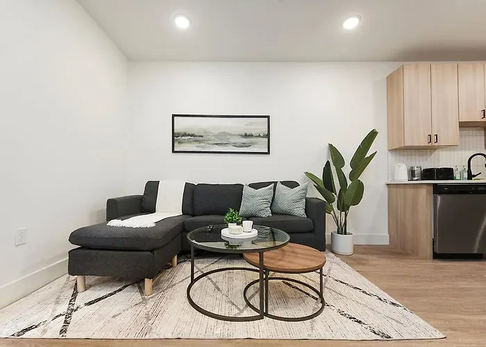 Apartment Modern W/ Hulu, Gym & Parking Near Shopping