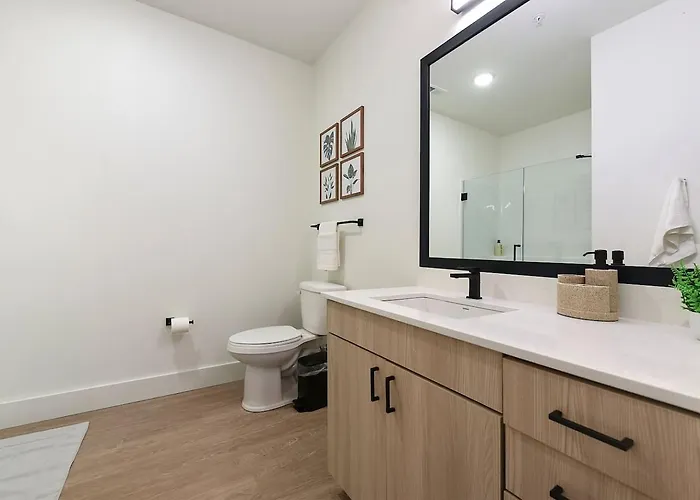 Apartment Modern W/ Hulu, Gym & Parking Near Shopping