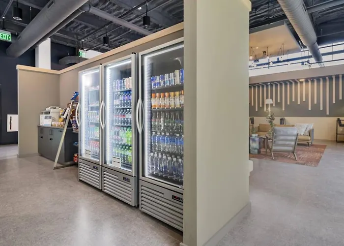 Modern W/ Hulu, Gym & Parking Near Shopping * Pittsburgh