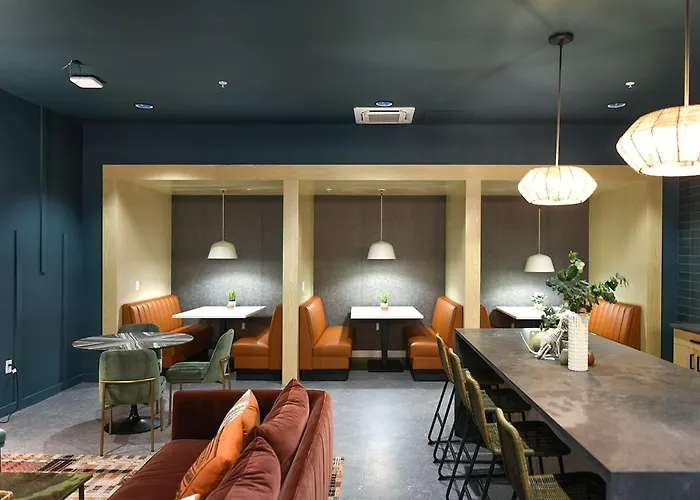 Apartment Modern W/ Hulu, Gym & Parking Near Shopping *