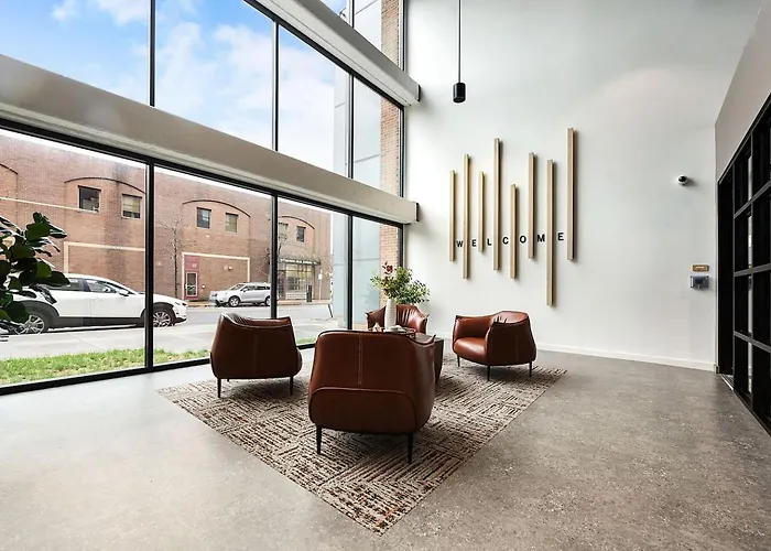 Modern W/ Hulu, Gym & Parking Near Shopping * Pittsburgh