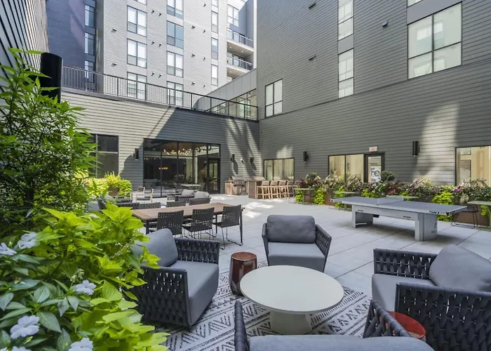 Apartment Modern W/ Hulu, Gym & Parking Near Shopping *
