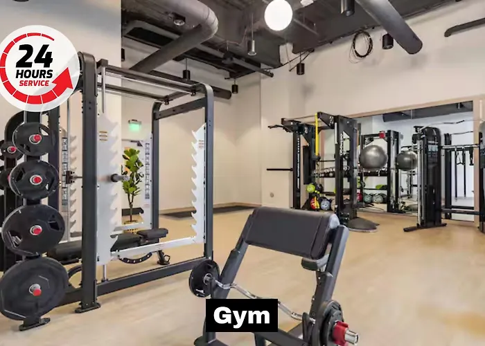 Modern W/ Hulu, Gym & Parking Near Shopping Apartment *