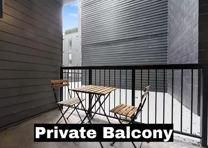 Modern W/ Hulu, Gym & Parking Near Shopping Apartment